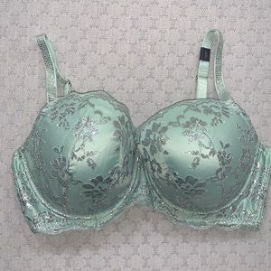 Victoria’s Secret bra 36DD
